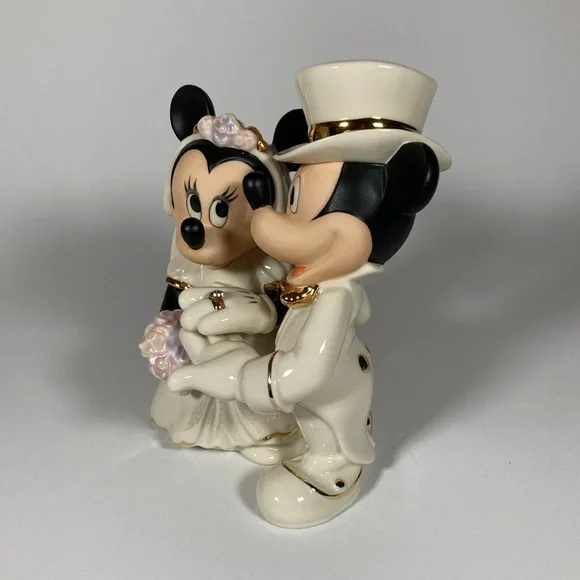 Lenox Disney Minnie’s Dream Figurine - Picture 2 of 6